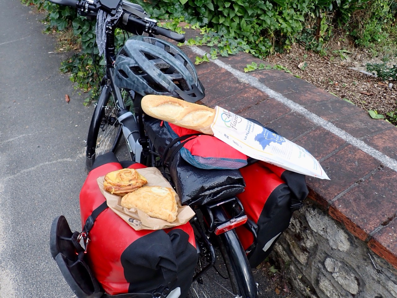 Bicycles & Baguettes, just singing in the&nbsp;rain!
